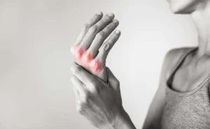 Scopri di più sull'articolo CBD e artrite reumatoide: cosa dicono gli studi e cosa non mostrano